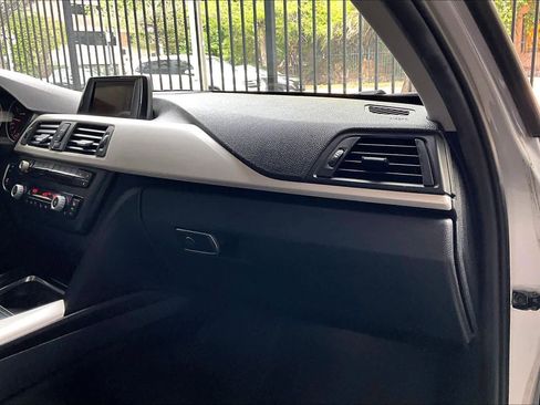 Used 2015 BMW 320i Sedan image 18