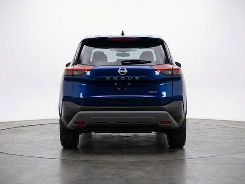 Used 2025 Nissan Rogue SV image 7