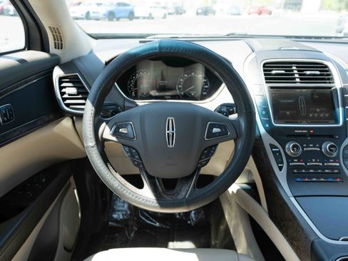 Used 2016 Lincoln MKX Reserve w/ Technology Package AWD/4WD image 21