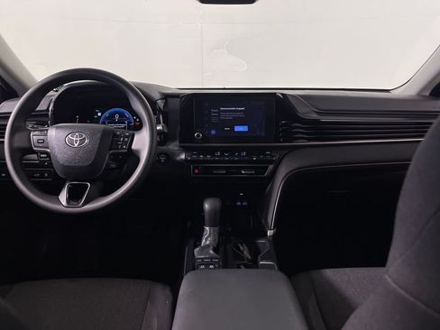 Used 2025 Toyota Camry LE FWD image 14