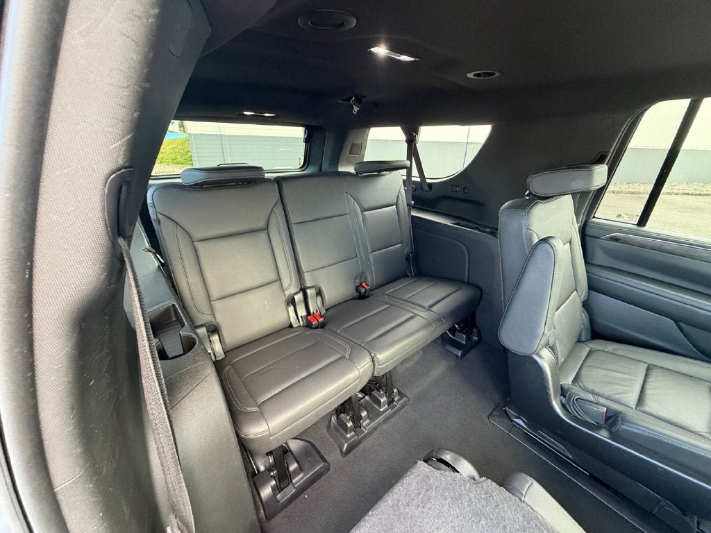 Used 2022 Chevrolet Suburban LT AWD/4WD image 33