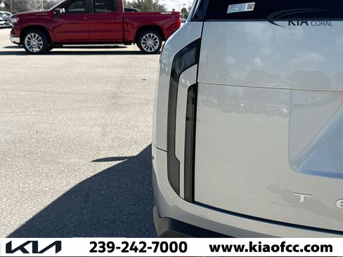 New 2027 Kia Telluride S image 10