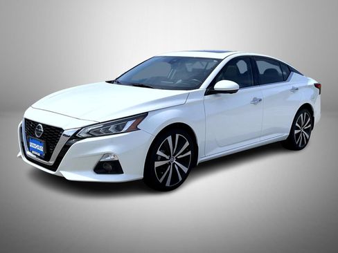 Used 2021 Nissan Altima 2.5 Platinum AWD/4WD image 1