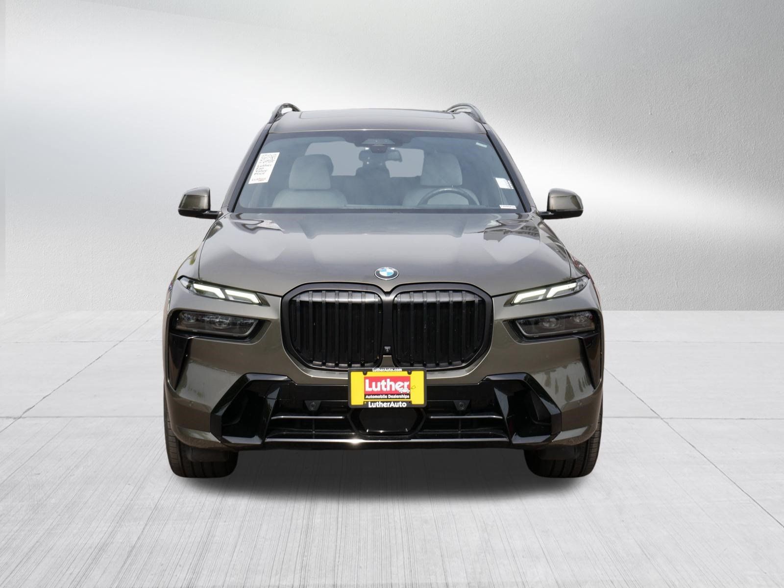 Used 2024 BMW X7 xDrive40i w/ M Sport Package AWD/4WD image 2