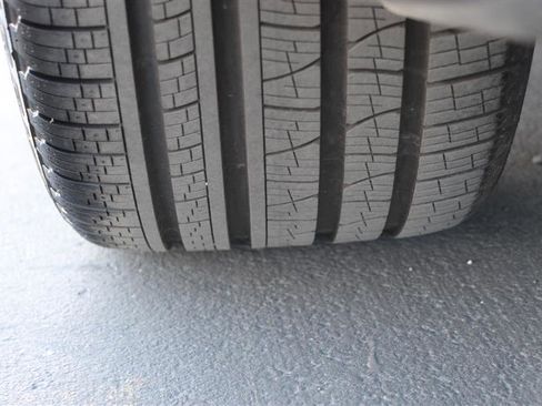 Used 2020 Porsche Cayenne image 33