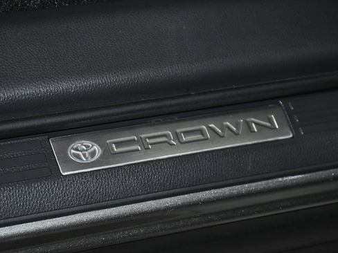 Used 2024 Toyota Crown AWD/4WD image 16
