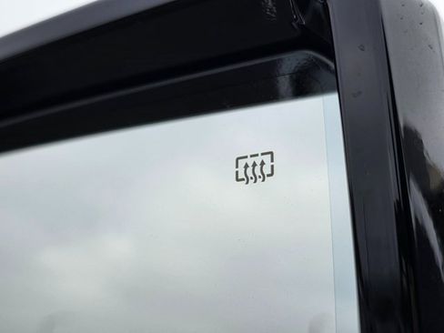 Used 2025 GMC Hummer EV 2X image 28