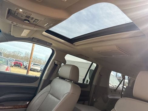 Used 2018 Chevrolet Suburban Premier AWD/4WD image 6