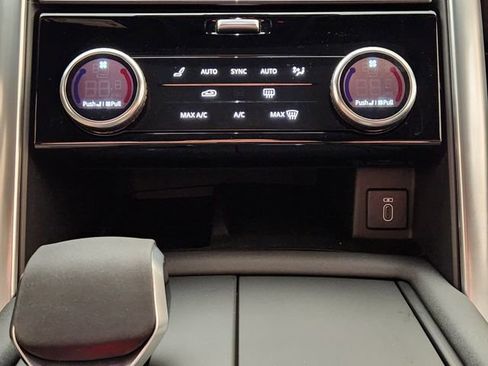 New 2026 Land Rover Discovery S AWD/4WD image 18