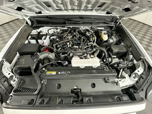 Used 2025 Toyota 4Runner SR5 AWD/4WD image 31