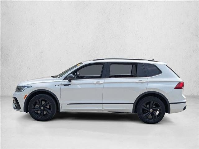 Used 2024 Volkswagen Tiguan SE R-Line FWD image 9