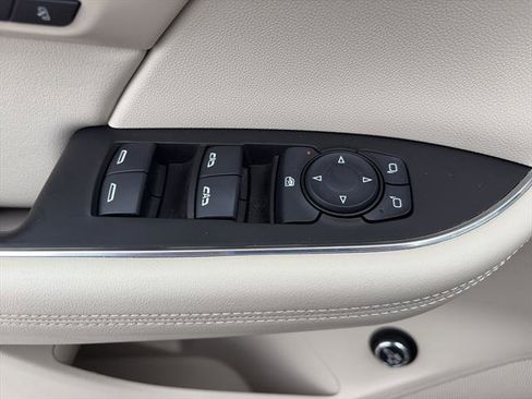 Used 2022 Buick Envision Avenir w/ Technology Package II AWD/4WD image 16
