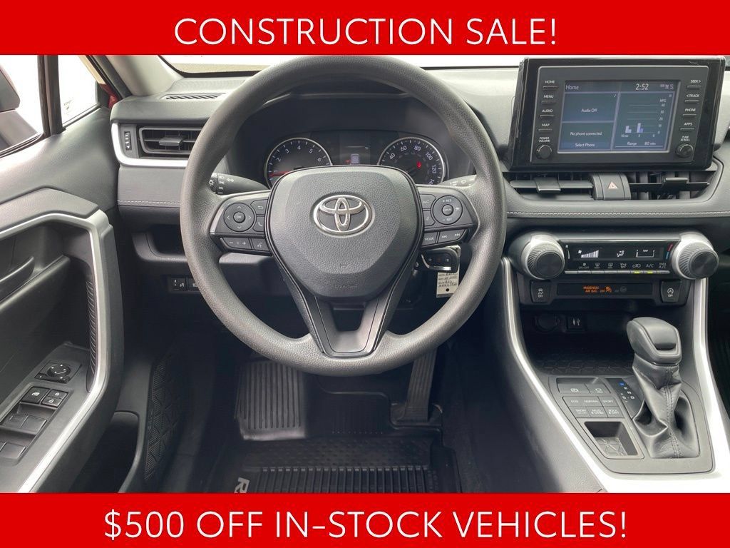 Used 2019 Toyota RAV4 LE AWD/4WD image 12
