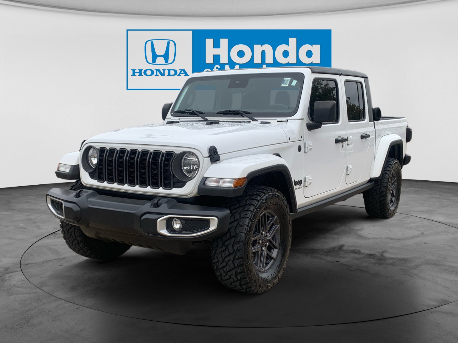 Used 2024 Jeep Gladiator Sport AWD/4WD image 1