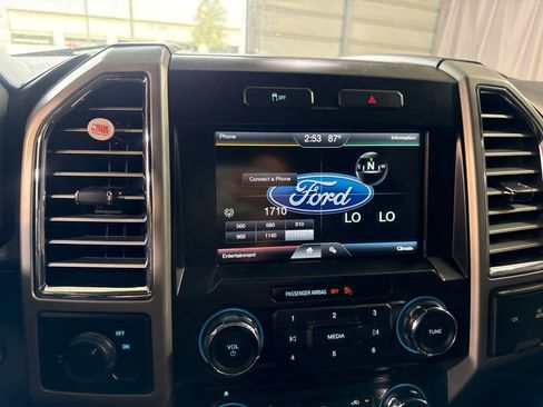Used 2015 Ford F150 Lariat w/ Equipment Group 501A Mid RWD image 29
