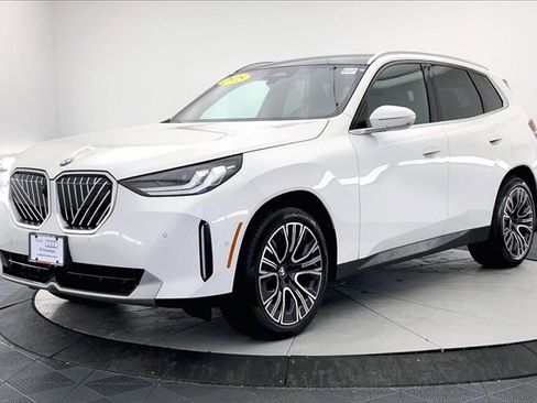 Used 2025 BMW X3 xDrive30i w/ Premium Package image 2