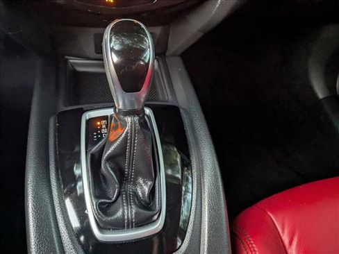 Used 2018 Nissan Rogue S image 12