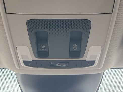 Used 2023 Honda Pilot Touring image 25