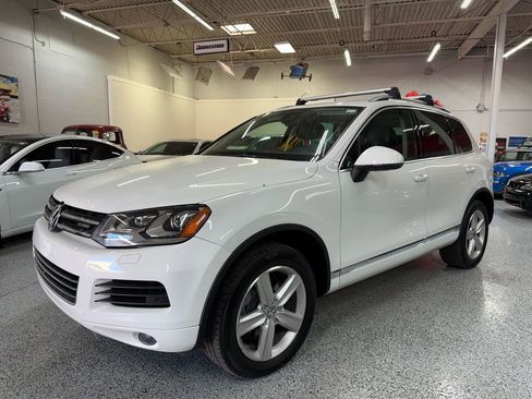 Used 2014 Volkswagen Touareg Hybrid AWD/4WD image 1