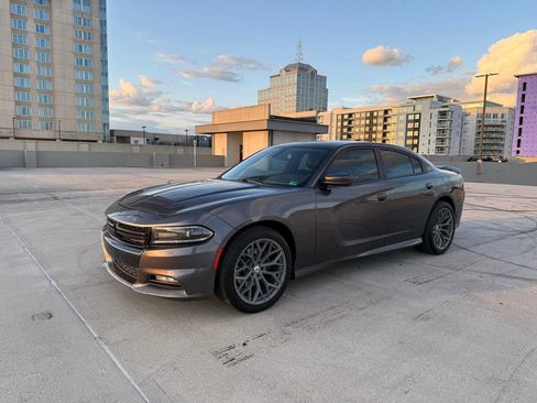 Used 2019 Dodge Charger R/T w/ Plus Group image 2