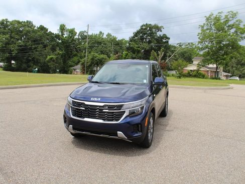 Used 2026 Kia Seltos LX FWD image 4