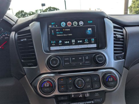 Used 2018 Chevrolet Suburban LS w/ Enhanced Driver Alert Package RWD image 18