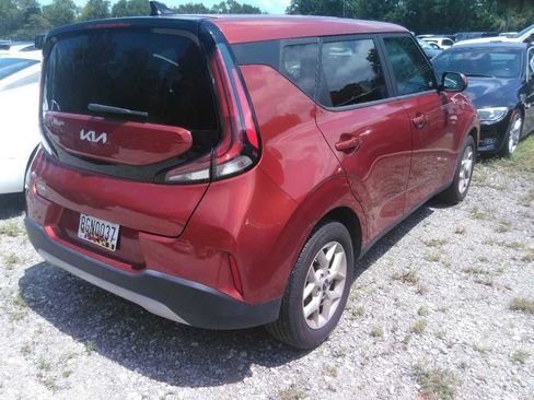Used 2024 Kia Soul LX w/ Option Group 015 FWD image 3