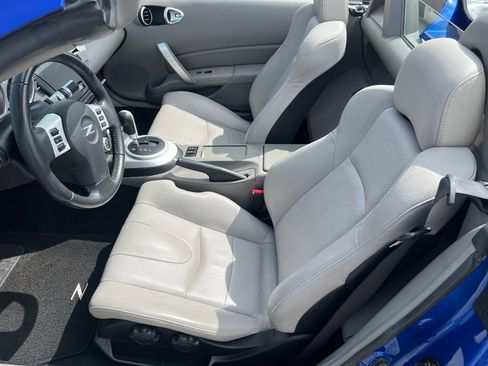 Used 2006 Nissan 350Z Touring RWD image 21