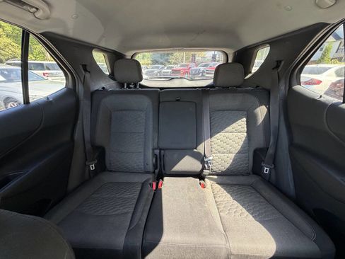 Used 2018 Chevrolet Equinox LT image 19