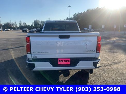 Used 2024 Chevrolet Silverado 2500 High Country w/ Z71 Off-Road Package image 5