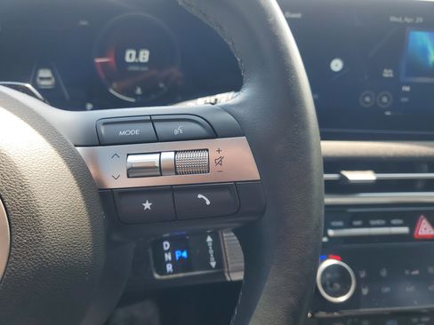 Used 2025 Hyundai Tucson Limited FWD image 23