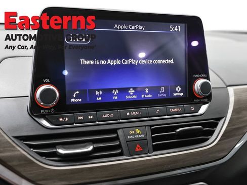 Used 2025 Nissan Altima 2.5 SV FWD image 18