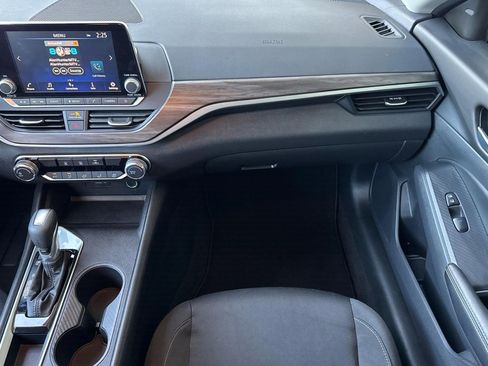 Used 2025 Nissan Altima 2.5 SV image 28