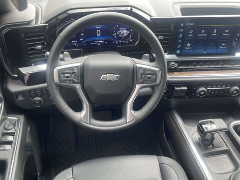 Used 2024 Chevrolet Silverado 1500 LT Trail Boss w/ Convenience Package II AWD/4WD image 11