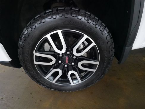 Used 2023 GMC Sierra 1500 AT4 w/ AT4 Preferred Package AWD/4WD image 25