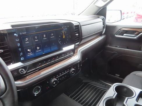 Used 2024 Chevrolet Silverado 1500 LT image 34