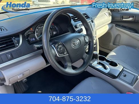 Used 2014 Toyota Camry LE image 18