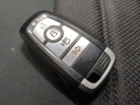 Used 2019 Ford Fusion SE image 32