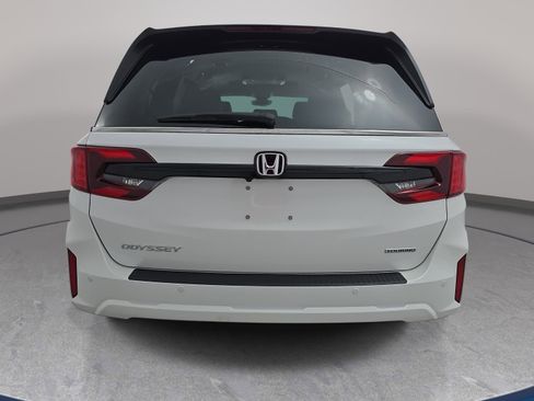 New 2026 Honda Odyssey Touring image 6