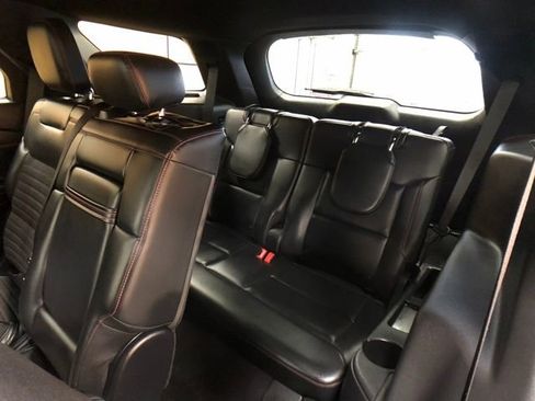 Used 2025 Ford Explorer ST-Line w/ ST-Line Street Pack image 20