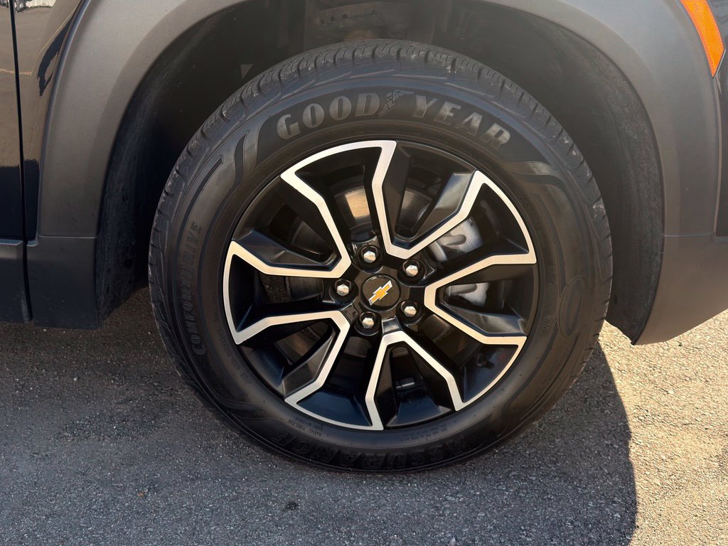 Used 2021 Chevrolet TrailBlazer ACTIV w/ Sun and Liftgate Package FWD image 8