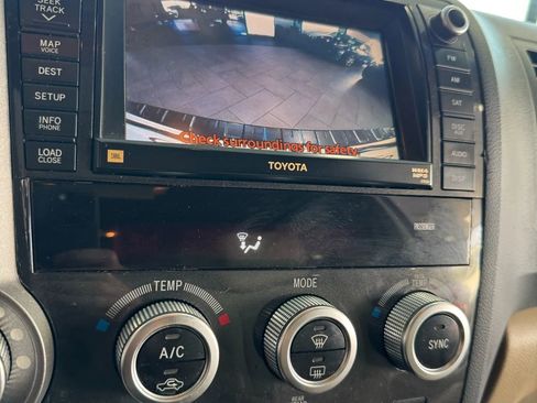 Used 2012 Toyota Sequoia Platinum image 21