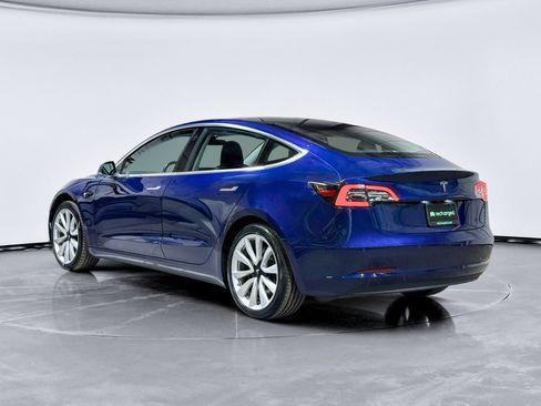 Used 2018 Tesla Model 3 Long Range RWD image 2
