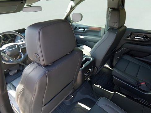 New 2026 GMC Yukon XL Denali w/ Sun & Power Step Package image 22