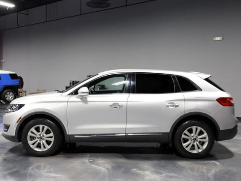 Used 2016 Lincoln MKX Premiere AWD/4WD image 4
