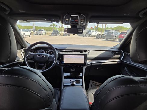 New 2026 Jeep Grand Cherokee Limited RWD image 21