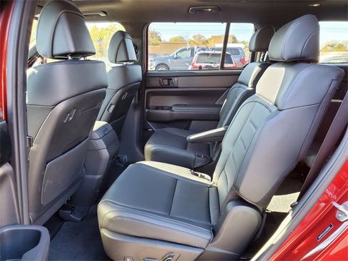 Used 2025 Hyundai Santa Fe Calligraphy image 9