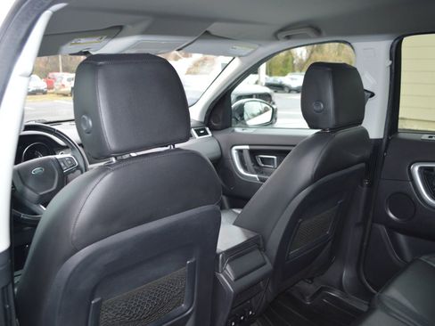 Used 2018 Land Rover Discovery Sport SE image 23