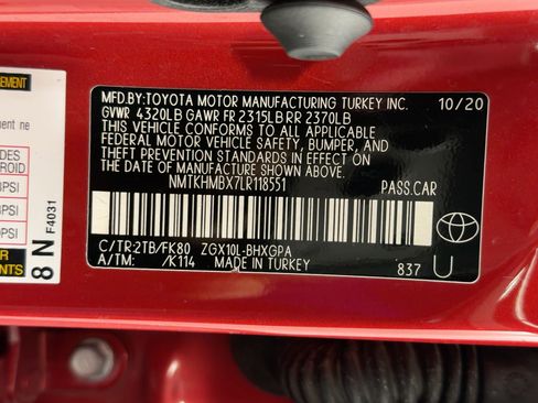 Used 2020 Toyota C-HR XLE image 20