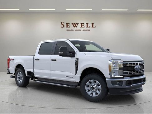 New 2025 Ford F250 XLT w/ FX4 Off-Road Package image 6